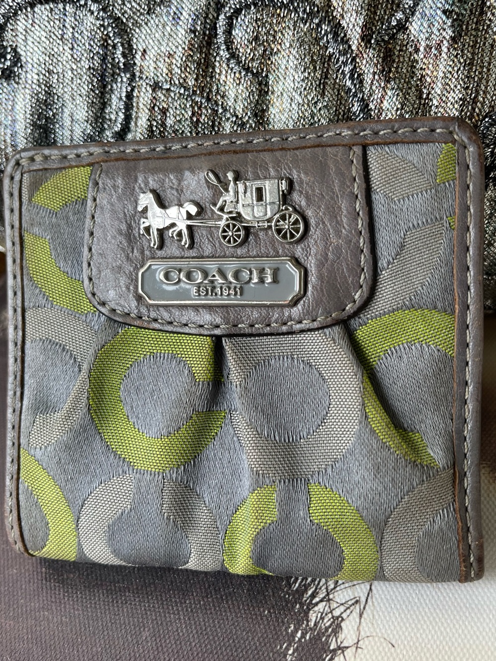 Coach Opt Art Gray🩶💚 Lime Signature Bifold Wallet with Horse & Carriage Emblem - Picture 4 of 6